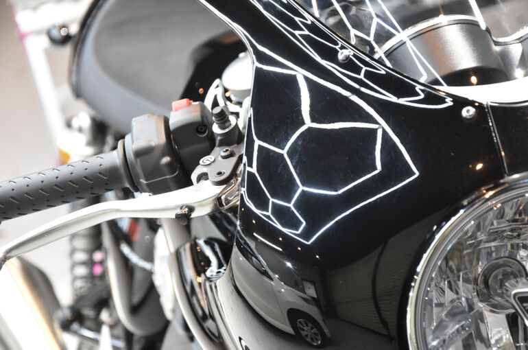 トライアンフ・スラクストン1200RSのバイクコーティング１０