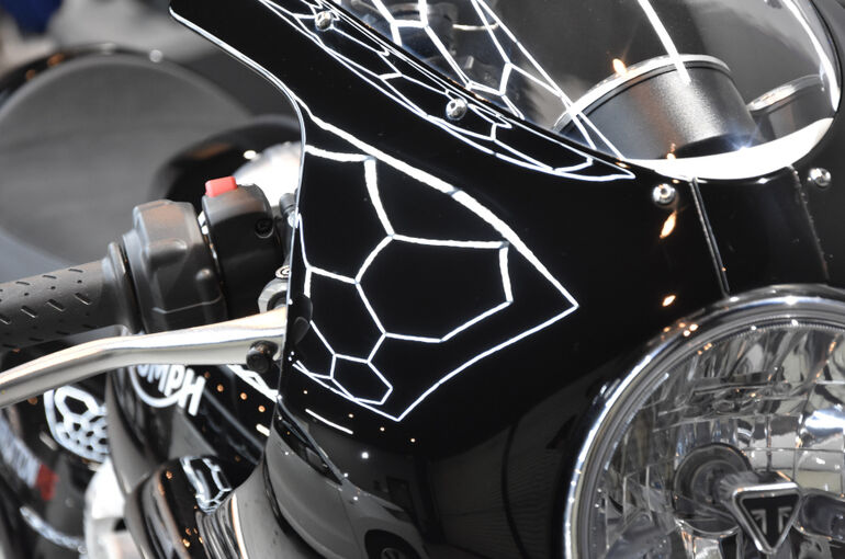 トライアンフ・スラクストン1200RSのバイクコーティング１１