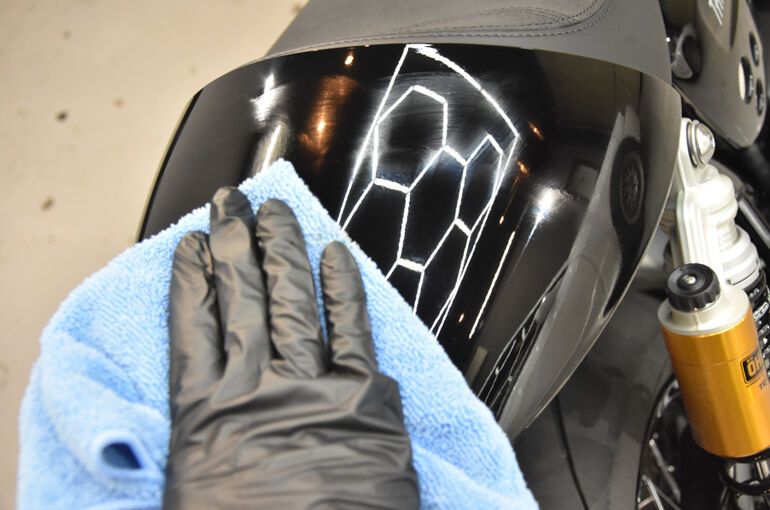 トライアンフ・スラクストン1200RSのバイクコーティング２６