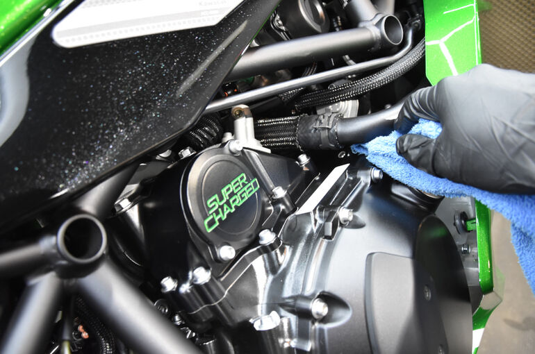 カワサキ・H2SESXのガラスコーティング25