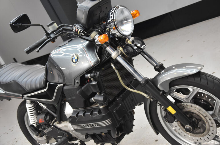 BMW・K100RSのガラスコーティング施工5