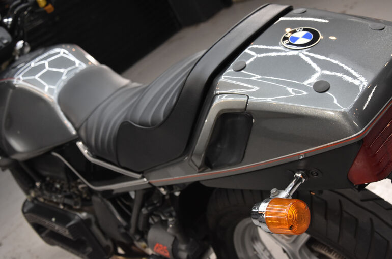 BMW・K100RSのガラスコーティング施工7