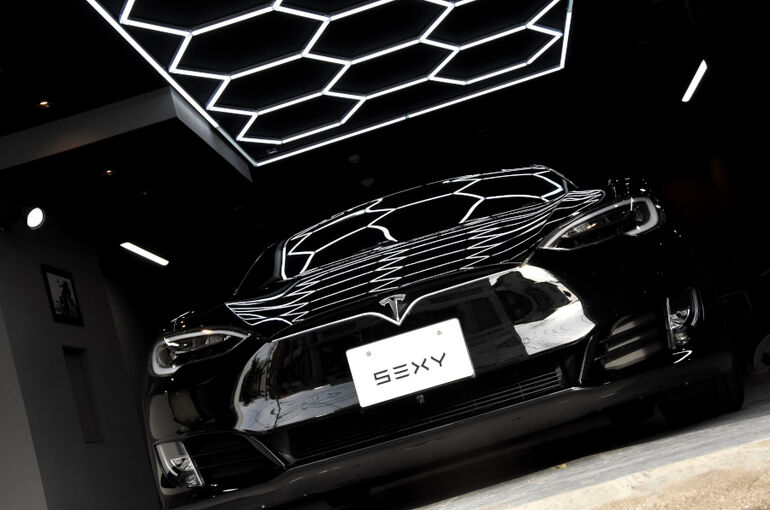 テスラ・モデルSのガラスコーティング施工2