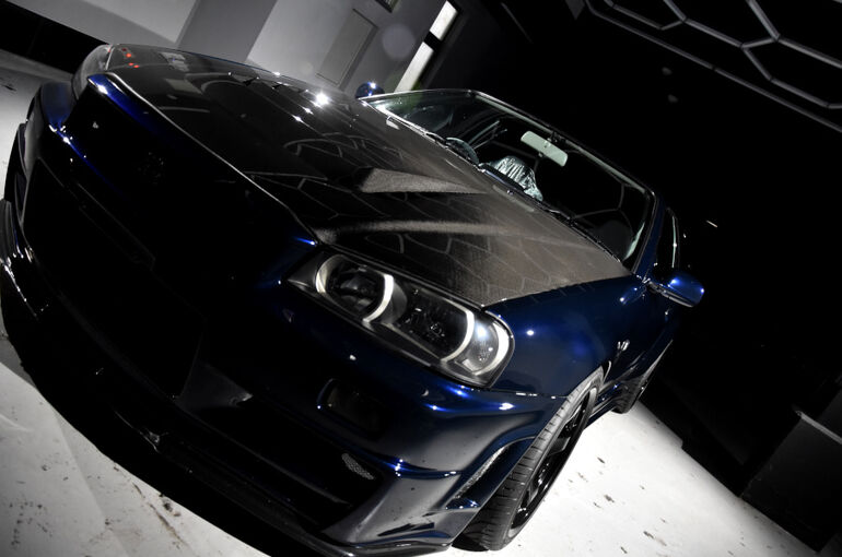 日産・スカイラインGT-Rのガラスコーティング施工事例1