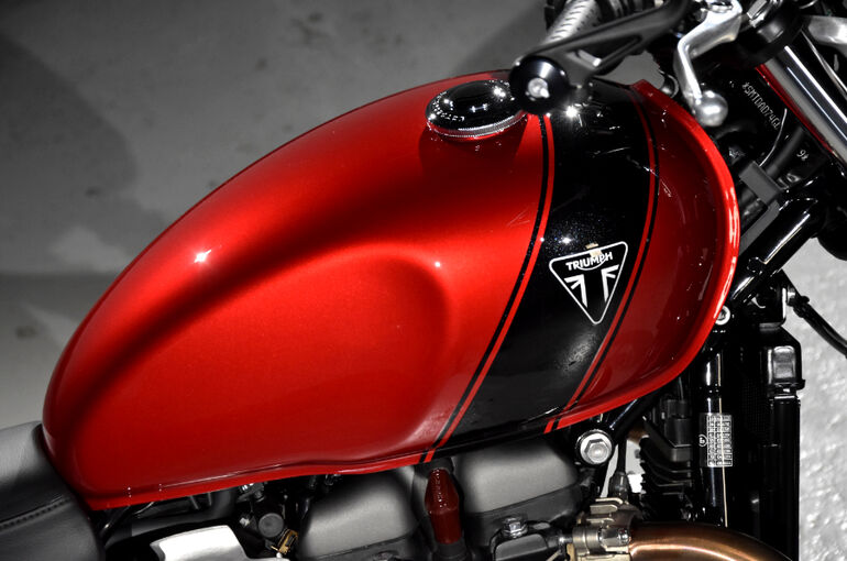 トライアンフ・スピードツインのガラスコーティング施工事例6