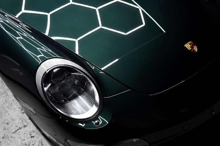ポルシェ・911のガラスコーティング施工事例｜イエローナイフ横浜6